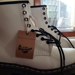 NEW Dr. Martens 1460 smooth